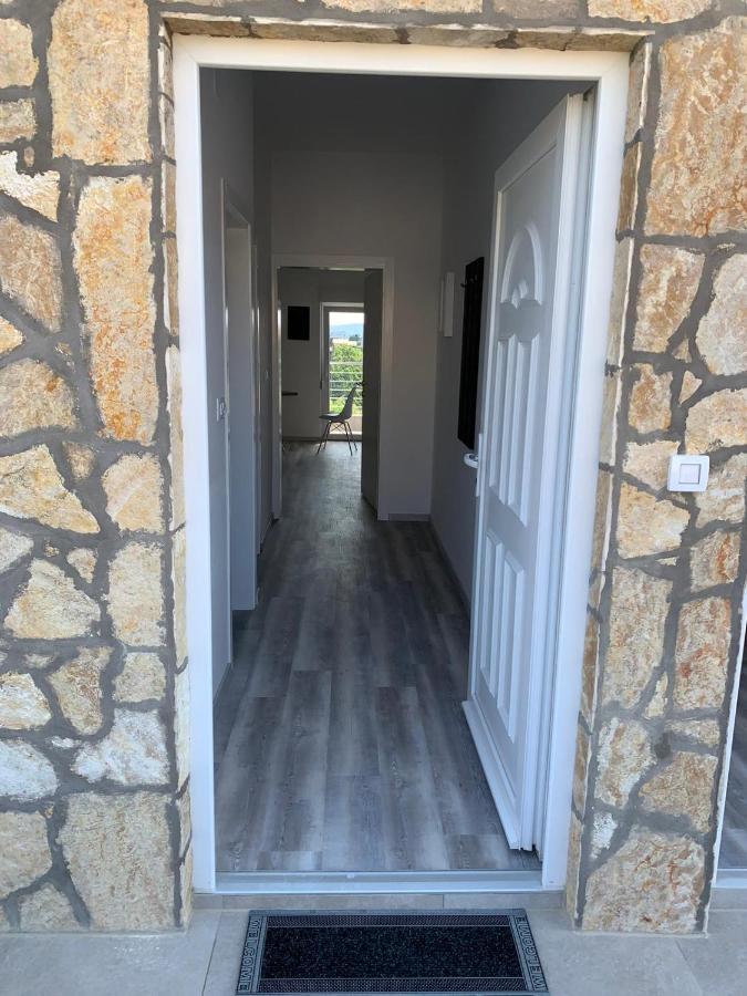 Appartement Vila Fajen Sukosan Luaran gambar