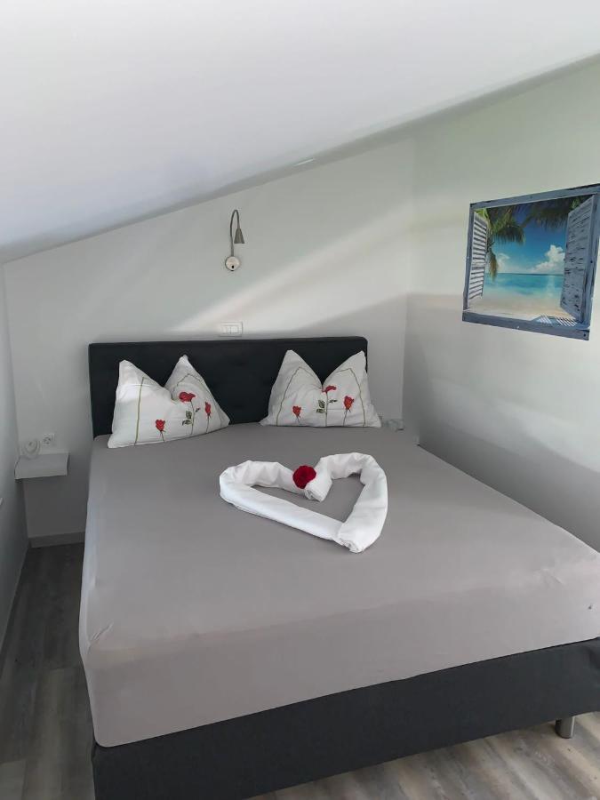 Appartement Vila Fajen Sukosan Luaran gambar
